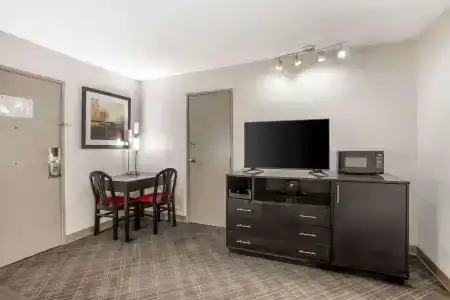 Comfort Suites Nashville Airport - BNA - 60