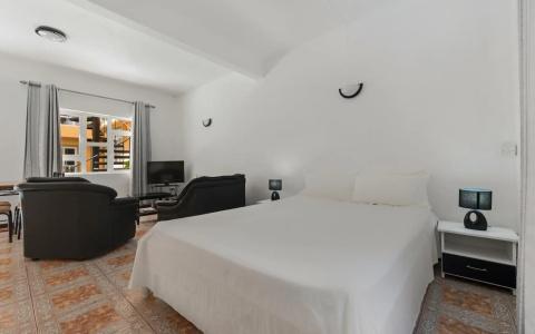 Wanna Studio Apartments - 16