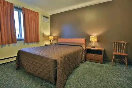 Bowmont Motel - 67