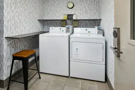 Hampton Inn Sioux Falls - 39