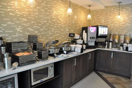 Best Western Plus Montreal - 26