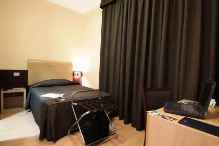 E H Suites Rome Airport - 18