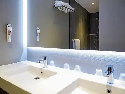 Ibis Paris Canal Saint Martin - 41