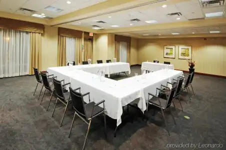 Holiday Inn Express & Suites Brampton by IHG - 3