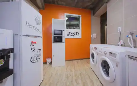 KW Hongdae Line Hostel - 19