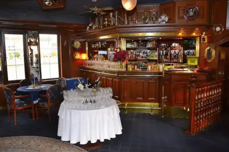 Admiral Botel - 24