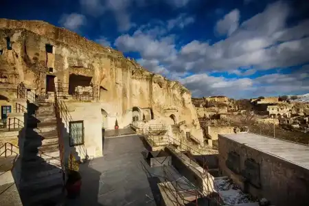 1811 Cave - 11