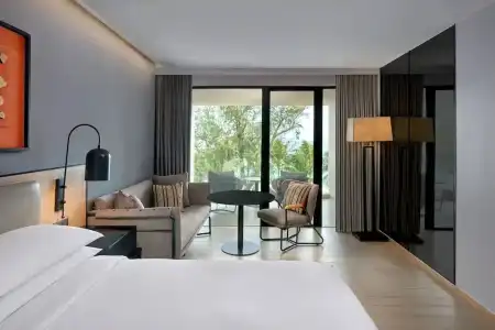 Four Points by Sheraton Phuket Patong Beach Resort - 49