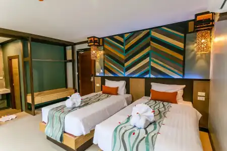 Phi Phi Don Chukit Resort - 3