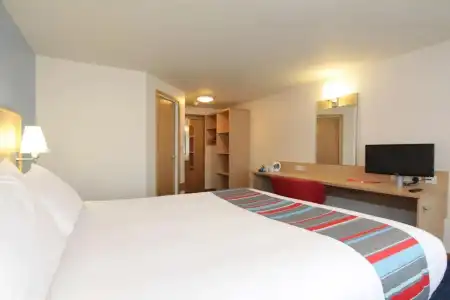 Travelodge London Park Royal - 4