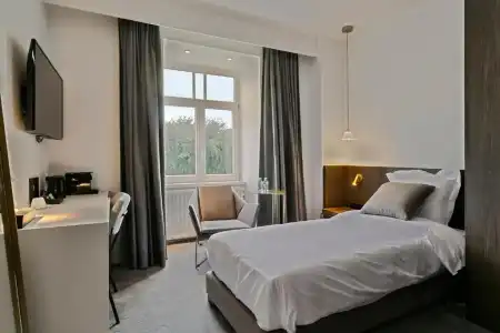 Astoria De Haan - 57
