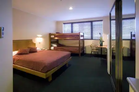 Madison Capital Executive Apartments - 4