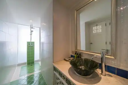 La Petite Salil Sukhumvit 8 - 33
