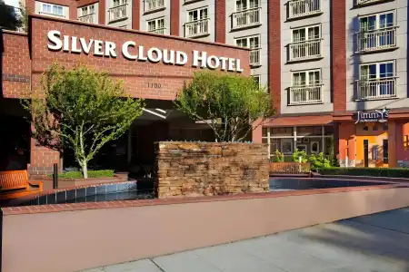 Silver Cloud Broadway - 37