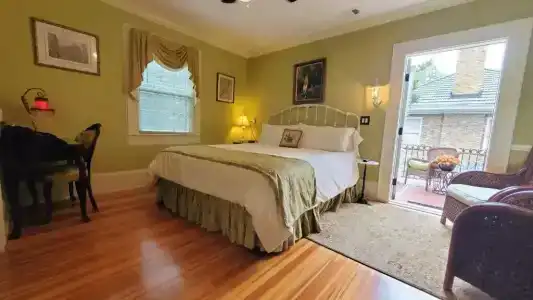 Pettigru Place Bed & Breakfast - 4