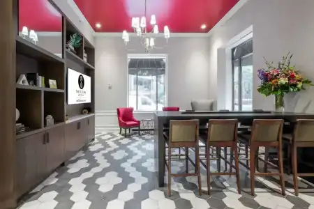 Saint Clair- Magnificent Mile - 22