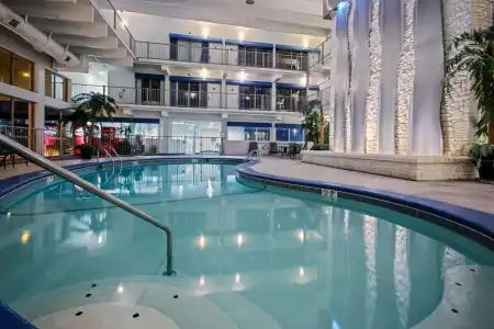 Quality Inn Branson - Hwy 76 Central - 24