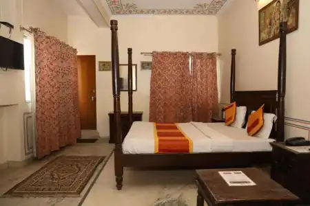 Raghuraj Palace - 58