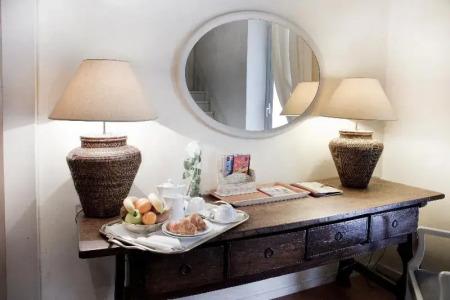 J and J Historic House - 40