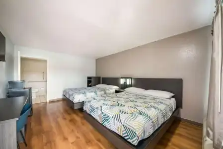Studio 6 Laredo, TX - North I-35 - 25