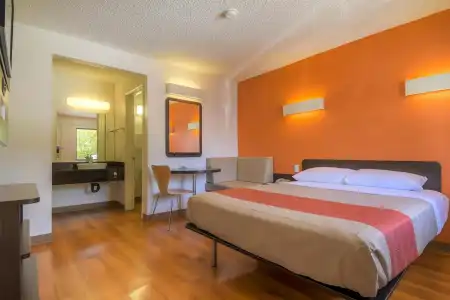 Motel 6 Las Vegas, NV – I-15 Stadium - 16