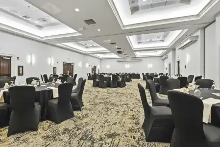 DoubleTree by Hilton Columbus - 17