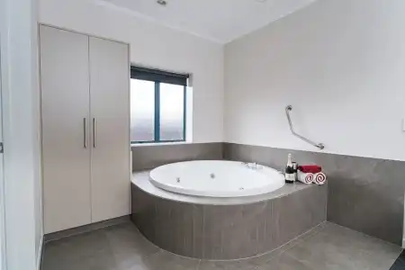 Aubyn Court Spa Motel - 154