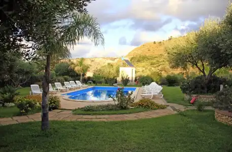 Villa Garden - 44