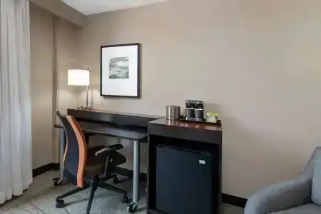DoubleTree by Hilton Denver Cherry Creek - 52