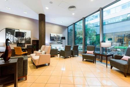 Courtyard by Marriott Prague City - 1