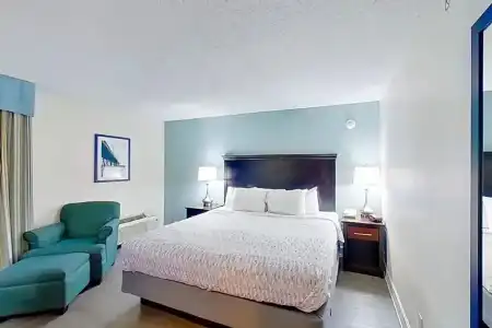 Carolinian Beach Resort by Vacasa - 444