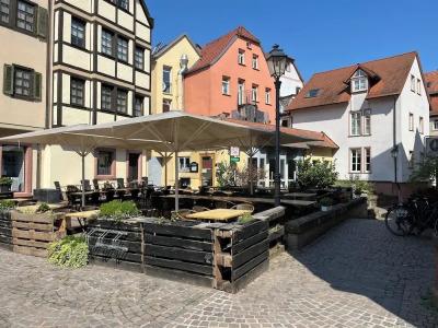 La Flamme Wertheim Garni - 11