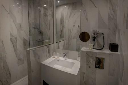 Best Western Plus Comedie Saint-Roch - 69