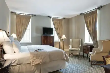 Nicollet Island Inn - 5