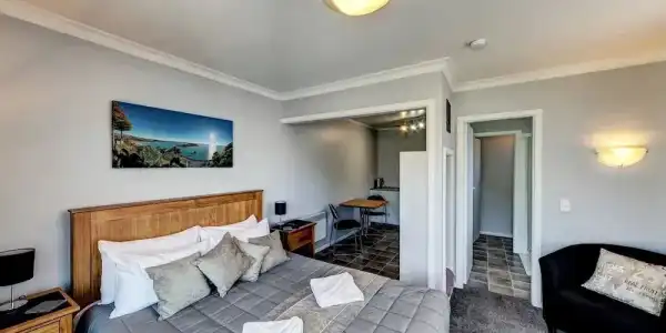 Admiral Motel - 28