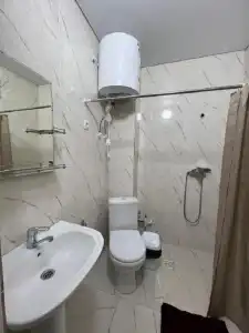 Razamlux Guest House - 9