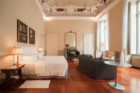 Royal Palace Luxury Suites & - 54