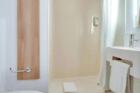 B&B Reims Bezannes - 64