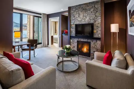 DoubleTree by Hilton Queenstown - 3