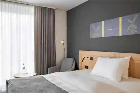 Best Western Plus - 48