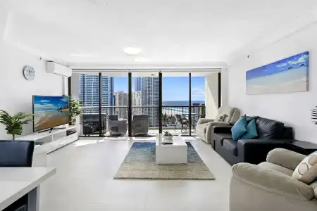 Surfers Century Oceanside Apartments - 238