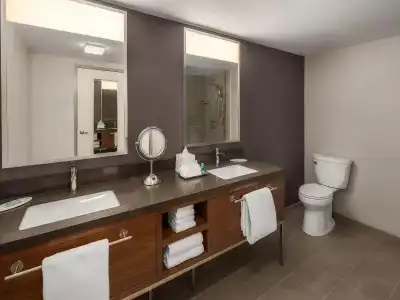 Courtyard by Marriott Seattle Bellevue/Downtown - 50