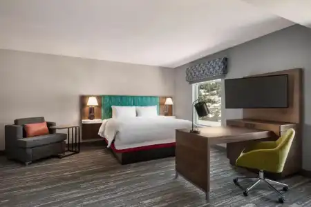 Hampton Inn & Suites Kelowna, British Columbia, Canada - 1