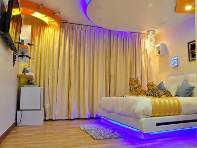 Royal Penguin Boutique & Spa - 105