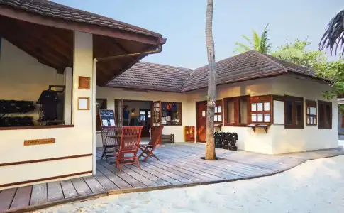 Komandoo Island Resort & Spa - 16