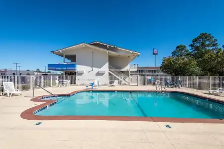 Motel 6 Montgomery - 13
