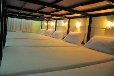 Seventeen Hostel - 0