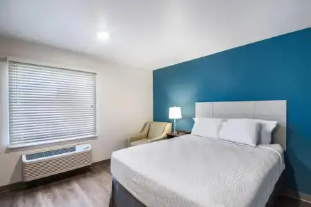 WoodSpring Suites Bakersfield East - 66