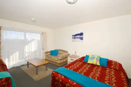Greens Motel - 2