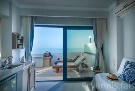 Pyrgos Blue - 167